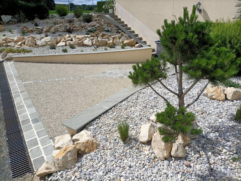 descente de garage et massif min�ral